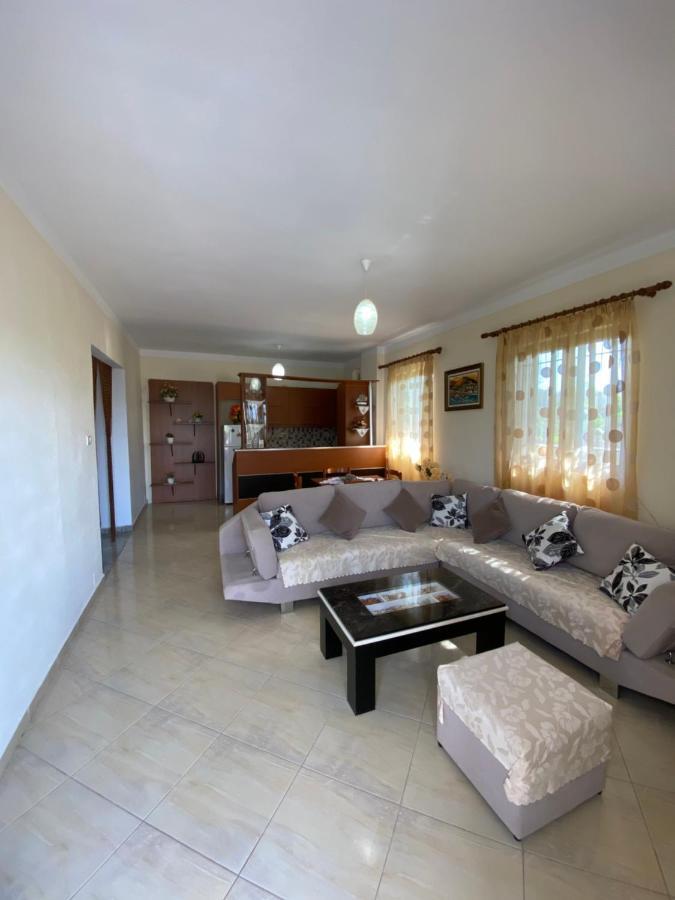 Xhuliano Apartament